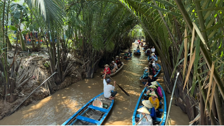 [호치민] 베트남 호찌민여행(메콩강투어중 벌꿀농장,코코넛엿공장,과일농장,악어농장,샛강보트투어,반짱사,콩카페,맛사지(2024.11.3)