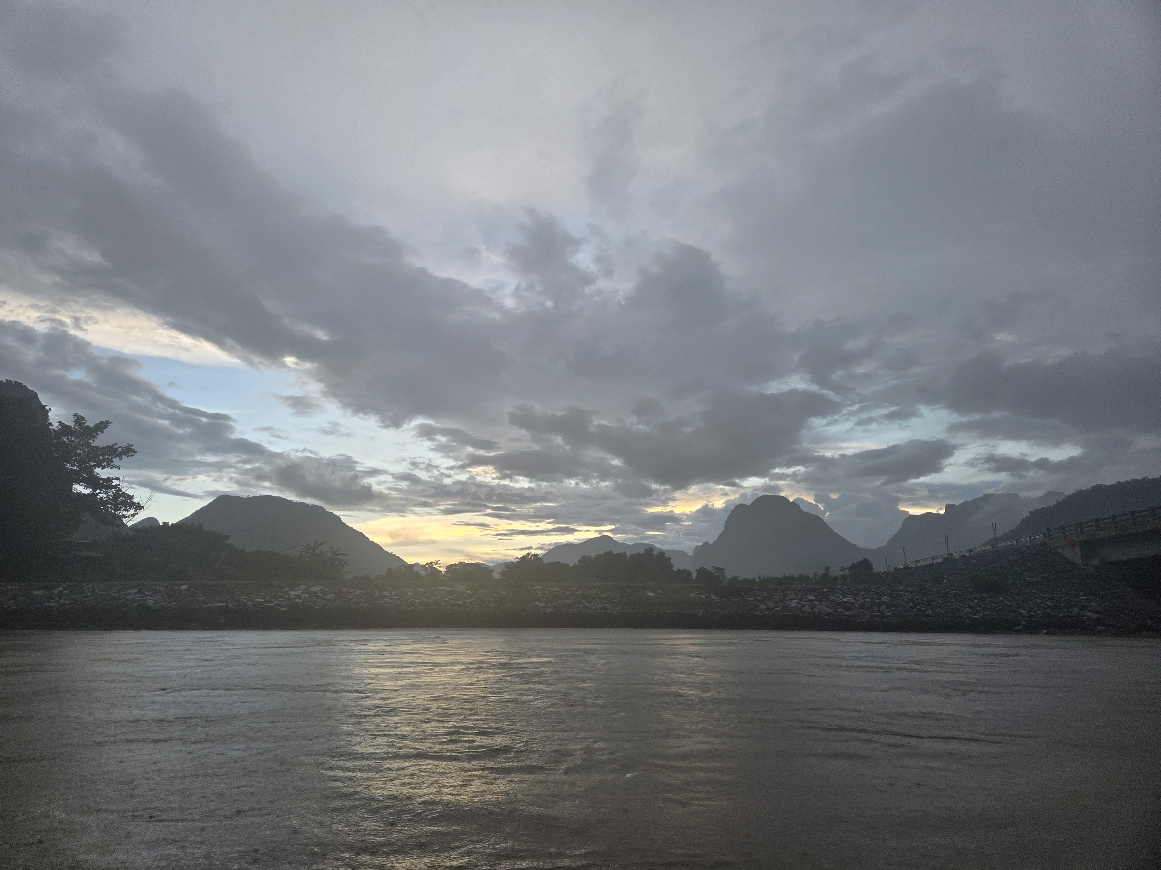 라오스 신혼여행 후기 (최준혁가이드님) 라오스강추